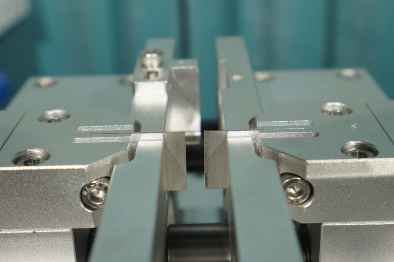High Precise Good Quality Coplanar Double Notches Making Machine for Charpy IZOD Impact Specimens with CE 
