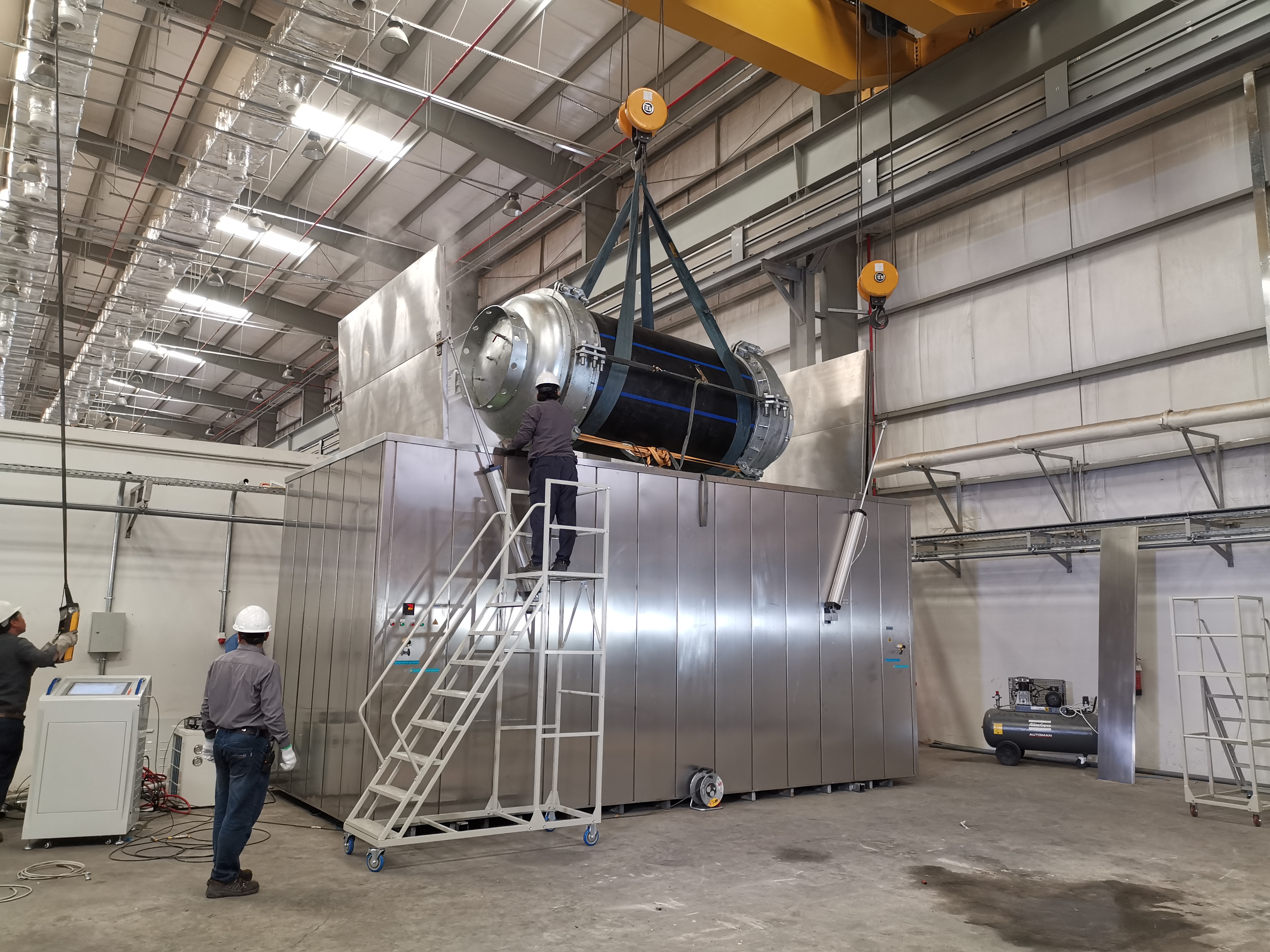 The world biggest thermal tank for 2000mm pipe is successfully installed at the client's factory.
